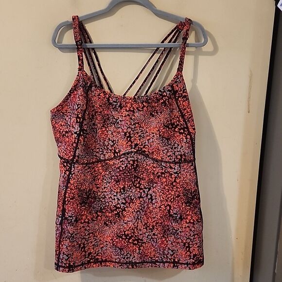 Georgeous Torrid Active top NWT Size 4 - Picture 2 of 7